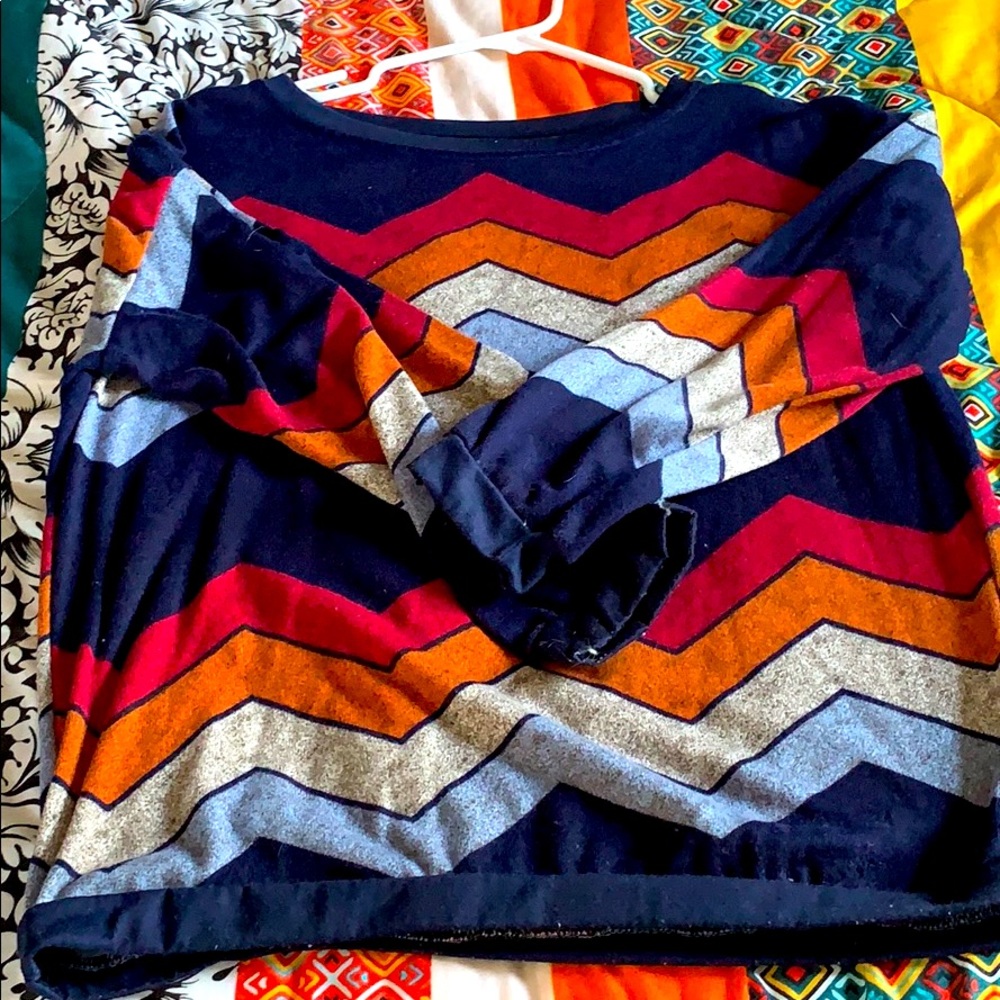 Multi colored chevron thin sweater